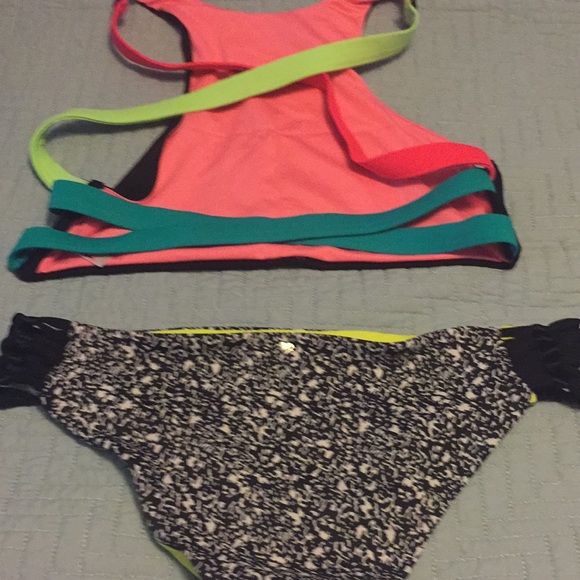 Victoria Secret PINK High Neck Bikini top - Picture 2 of 2